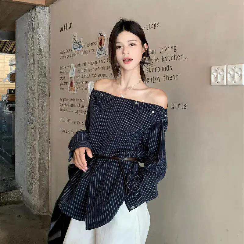 Korejepo Korean Striped Front Shoulder Split Long Sleeved Shirt Autumn 2024 New Design Sense Fashion Temperament Niche Top Women