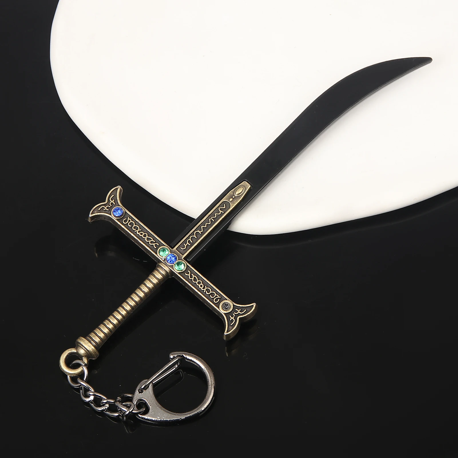 Dracule Mihawk Black Sword Keychain Anime Cosplay Hawk Eyes Yoru Weapon Model Pendant Keyring For Men Charm Jewelry Accessories