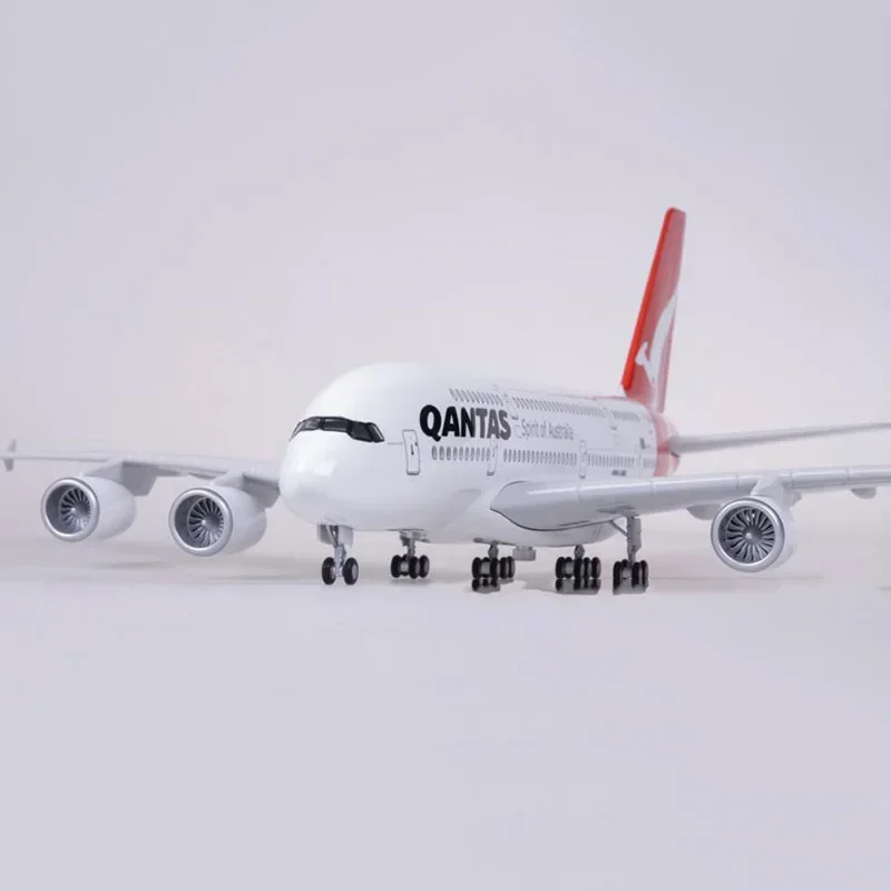 1/200 Scale 36.5CM Airplane 380 A380 QANTAS Airline Model W Light