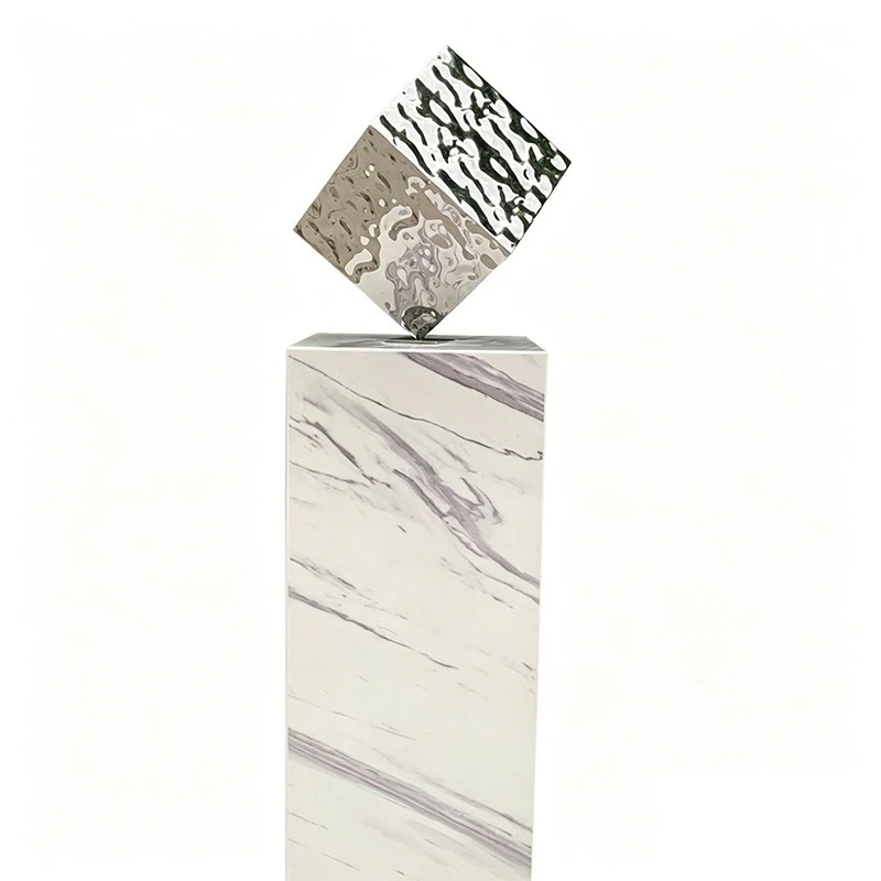 Floor-to-ceiling sculpture ornament porch Modern simple abstract art installation Marble light luxury