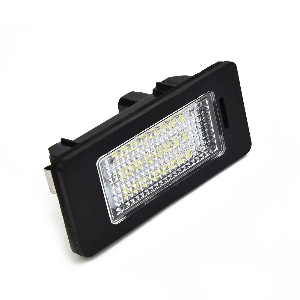 2ks auto LED licence talíř světel pro BMW E90 M3 E92 E70 E39 F30 E60 E61 E93 6000-6500K 8-30V 2.4W bílá lamp auto lampa částí