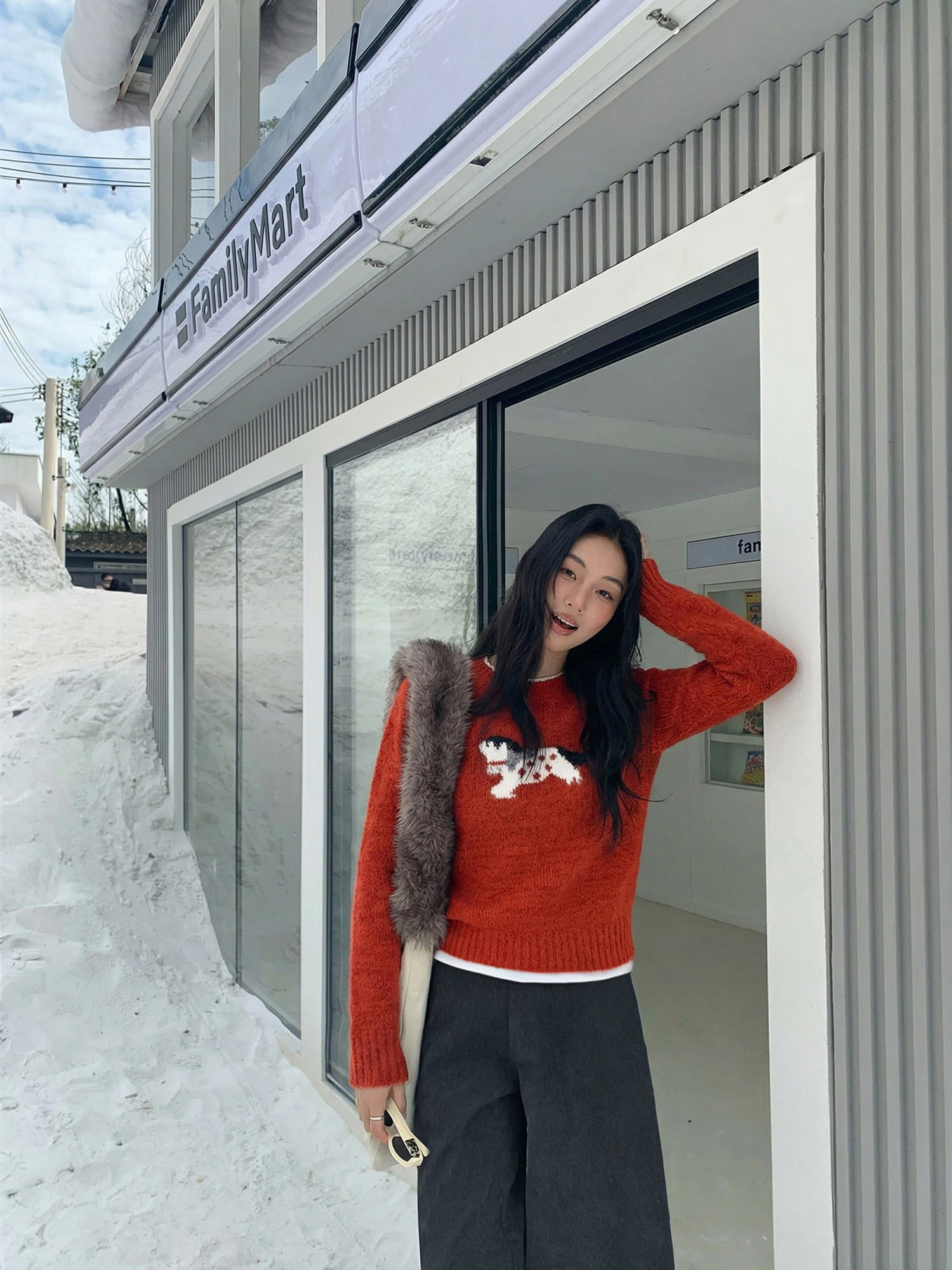 

Crsu Новогодний красный вязаный свитер женский осенне-зимний ленивый круглый топ Ne Zodiac Year Повседневный мягкий длинный вязаный свитер...