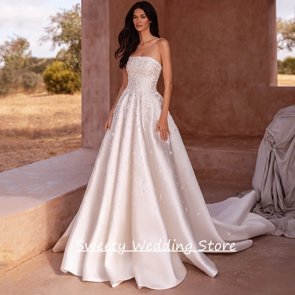 

Luxury Woman Wedding Dress Customized Sleeveless Strapless Beading Flowers A Line Sweep Train Mikado Satin Bridal Gown