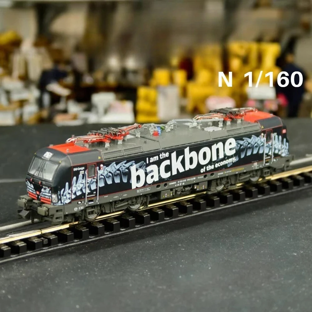 

Электрический локомотив N-Type 1/160 BR193 с цифровыми звуковыми эффектами, модель поезда черного цвета, игрушка для мальчиков, подарок (739347)