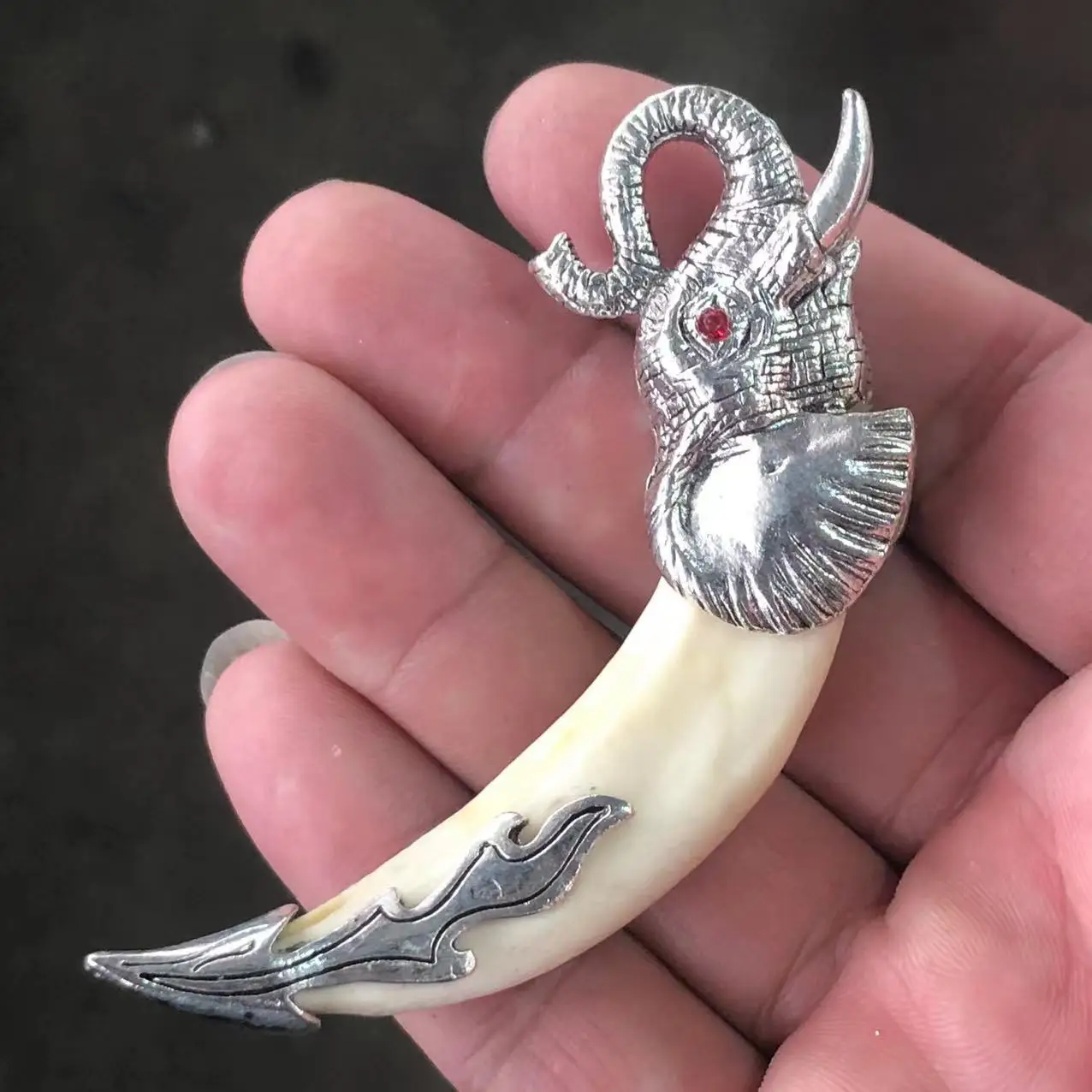 

Коллекция кулона, инкрустированный серебряными зубами, комплект ожерелья со слоном, кулон, статуя