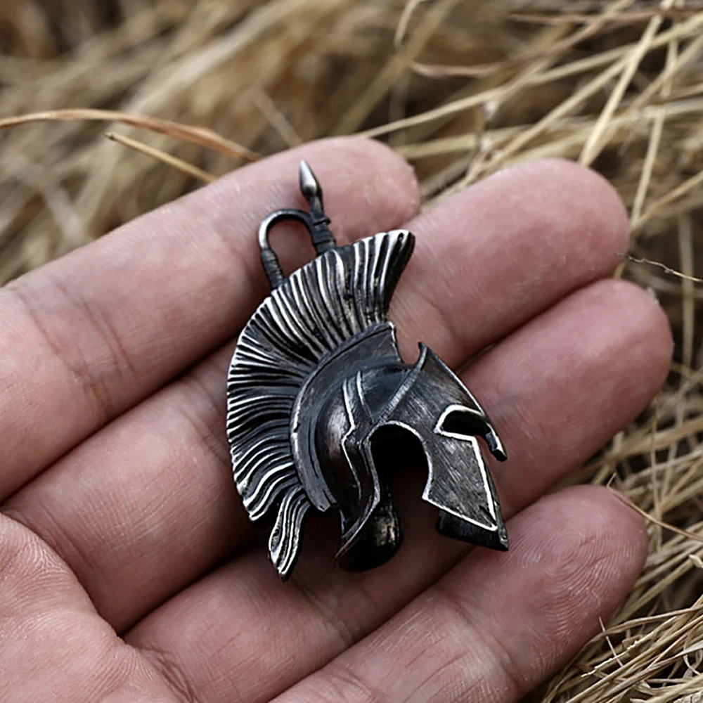 Fashion Retro Spartan Warrior Helmet Pendant Stainless Steel Men\'s Motorcycle Amulet Necklace Creative Jewelry Gift Dropshipping