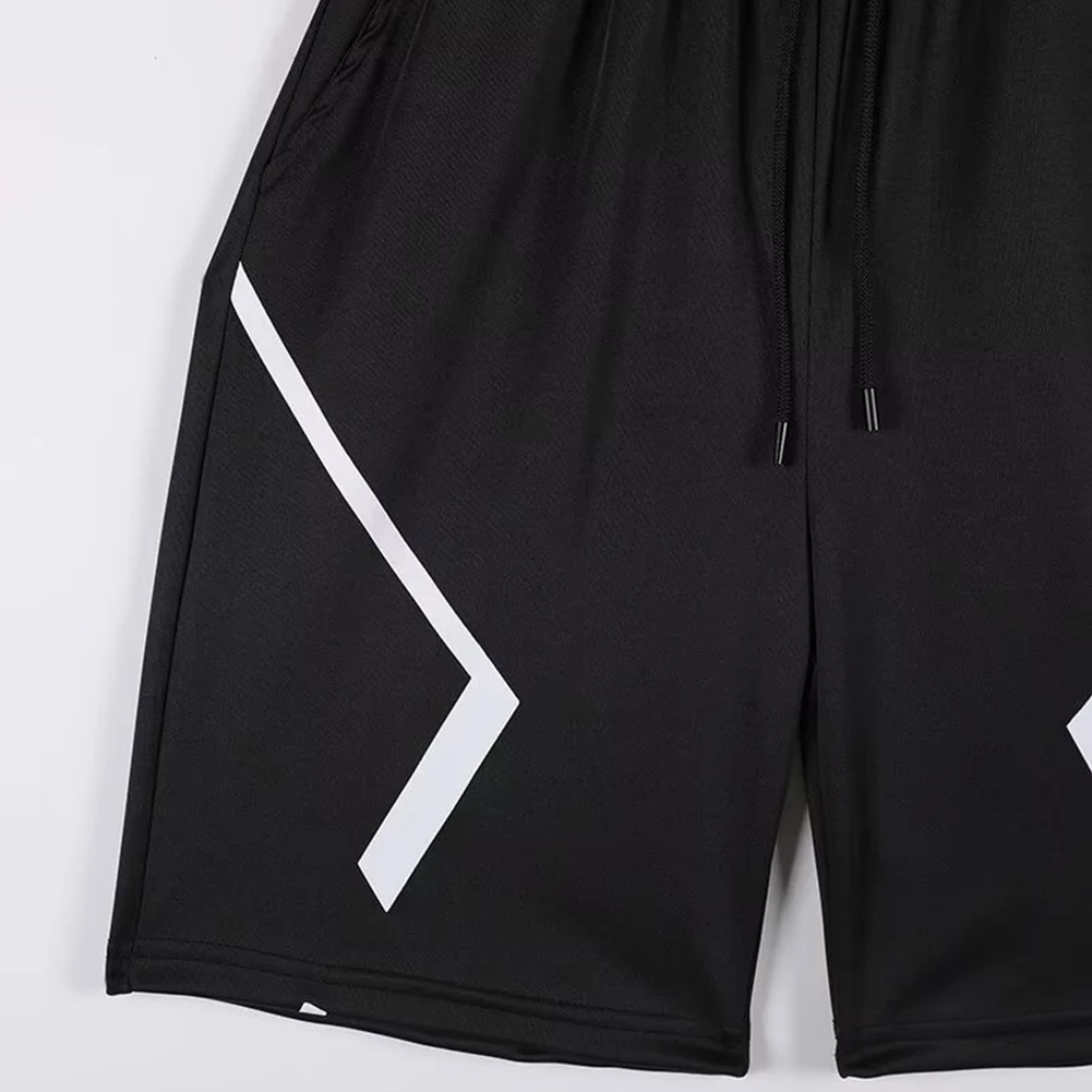 تنفس رياضية الرجال تشغيل السراويل الركبة طول سريعة الجافة المواد مستقيم السراويل نمط تنفس الصيف السراويل