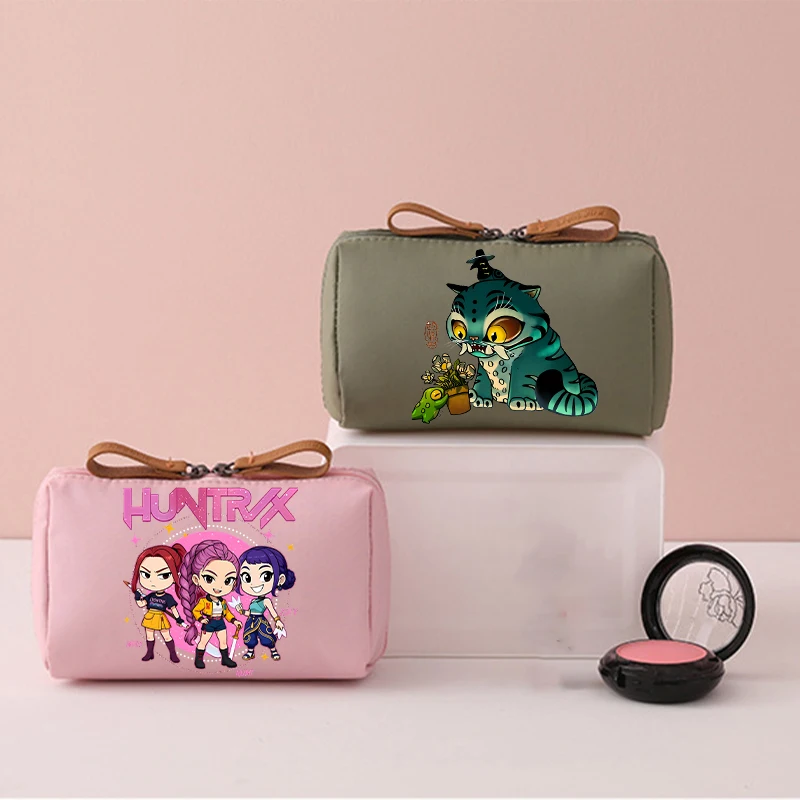 

KPop Demon Hunters Makeup Bag Convenient Waterproof Partition Zipper Bag Cute Cartoon Pattern Makeup Bag Friends Birthday Gift