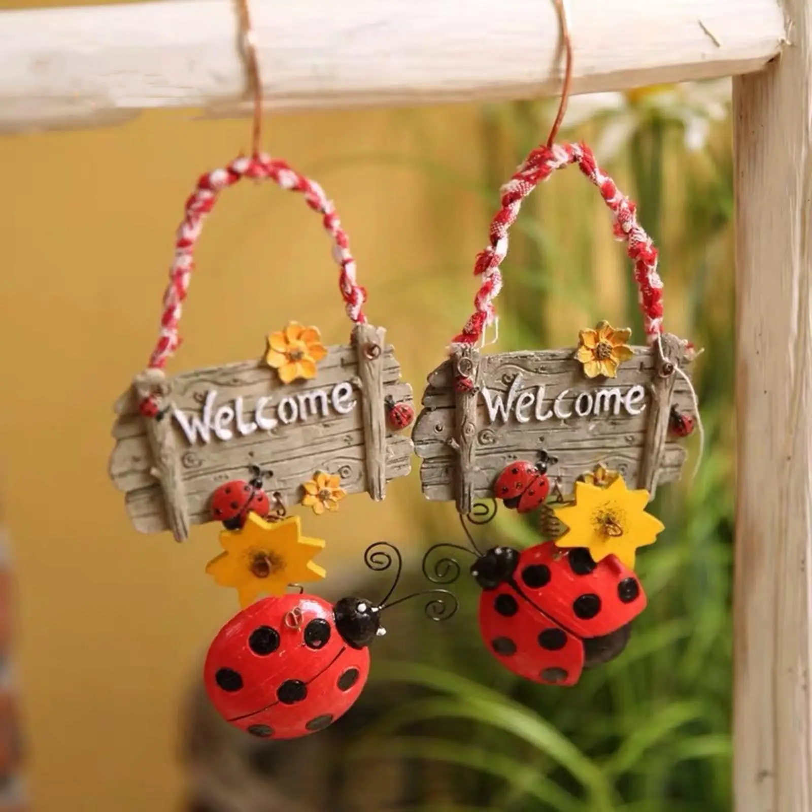 Resin Ladybug Welcome Sign Hanging Sign for Festival Farmhouse Decoration