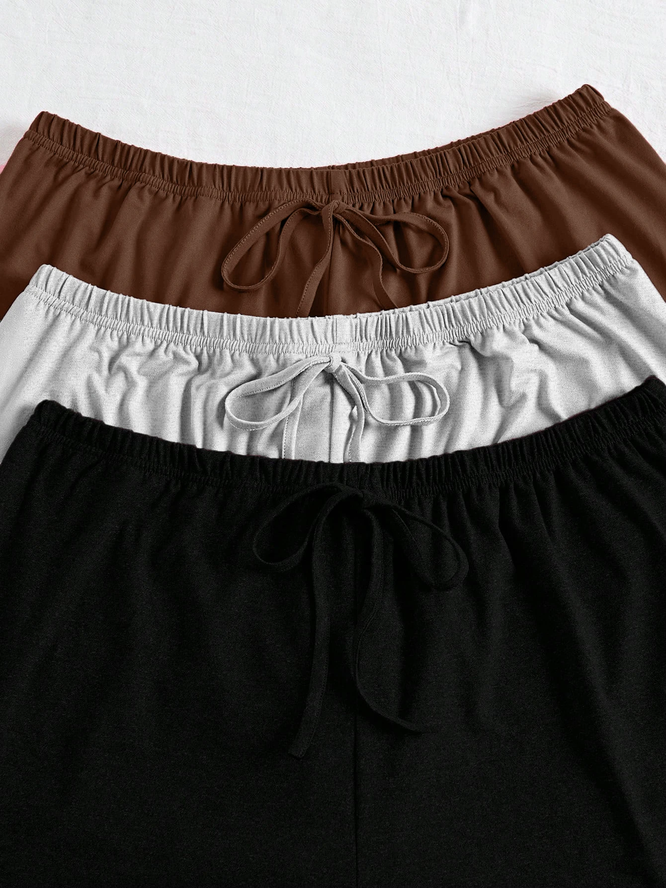 Europäisches Damen-Set in reiner Farbe, Freizeitkleidung, kurzes Set (dreiteilig)