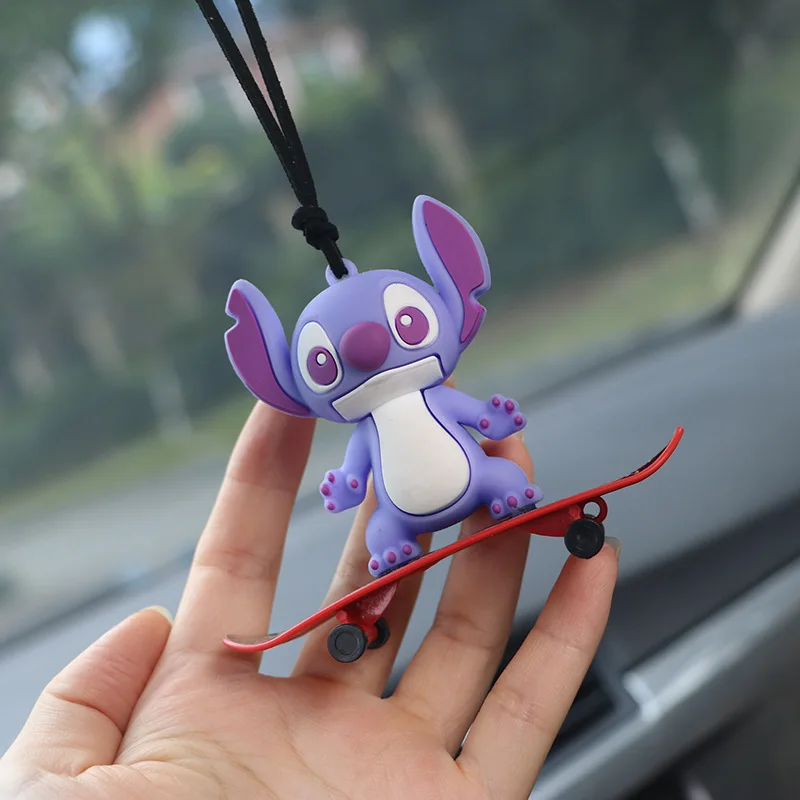Figura de acción de Anime Disney Stitch, colgante creativo para coche, modelo de acción, accesorios de decoración para espejo retrovisor, cordón de cuero, regalos