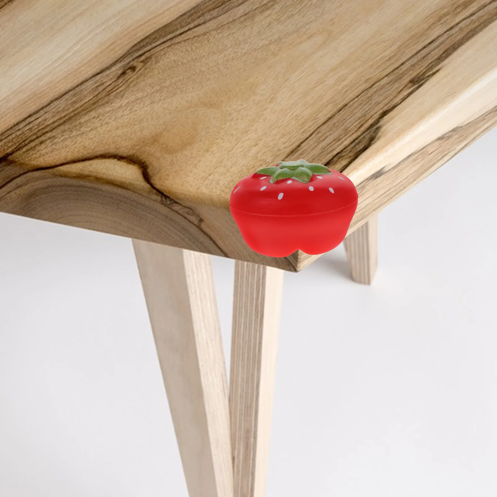 3 قطع من واقيات الزوايا الآمنة على شكل فراولة لطاولات الأثاث والكراسي والخزائن سهلة التركيب بدون أدوات لتدقيق الطفل