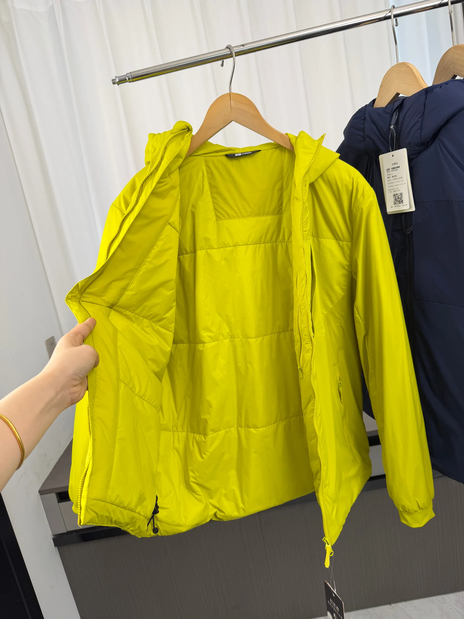 Lightweight Waterproof Outdoor Cotton Jacket for Men And Women Couple Style Warm Hooded Coat Fashionable Urban Style Long Sleeve