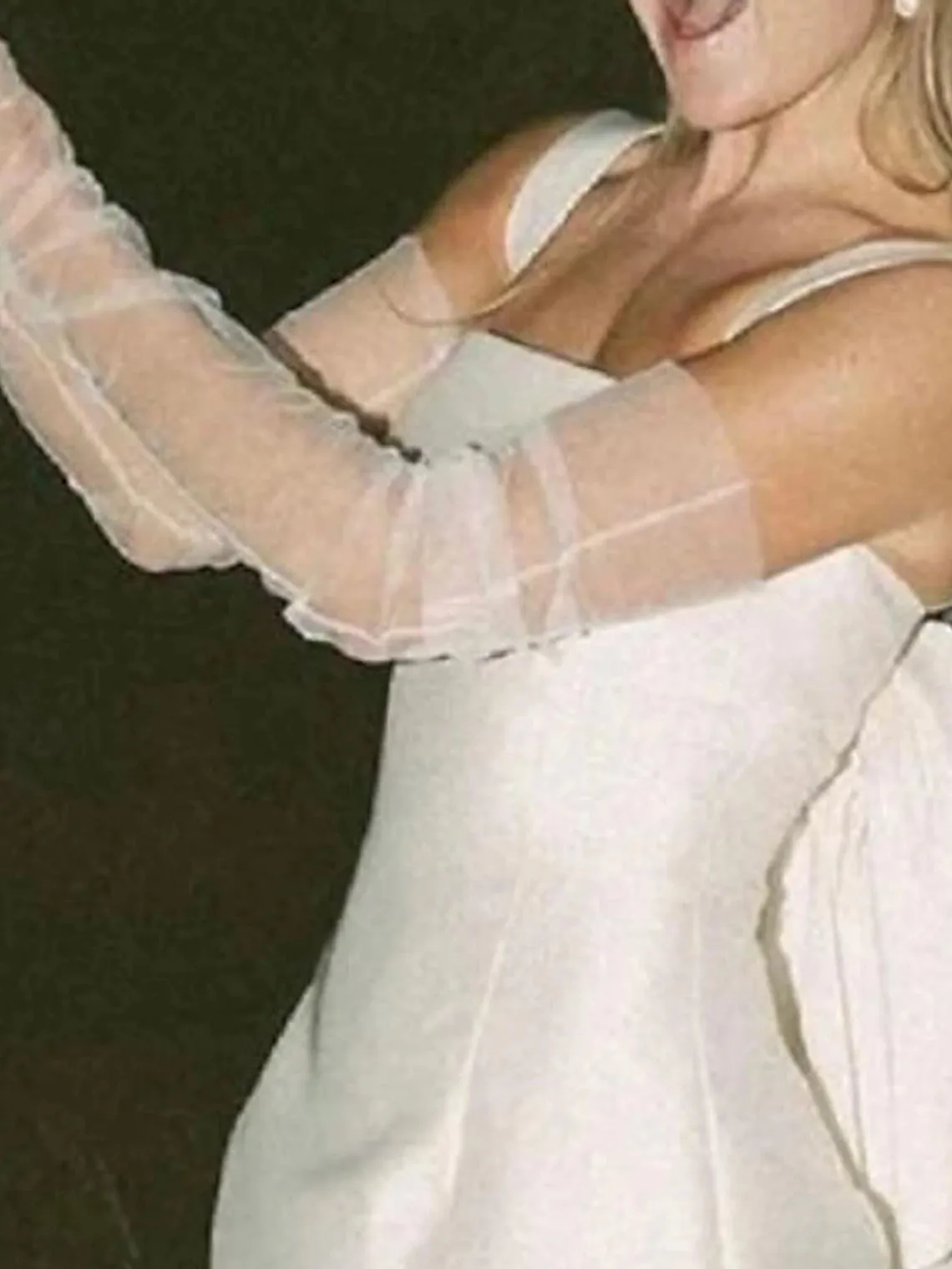 Robe de mariée de plage moderne et Sexy, épaules dénudées, gaine en Satin, courte, Mini, sans manches, décontractée, blanche, personnalisée, 2025