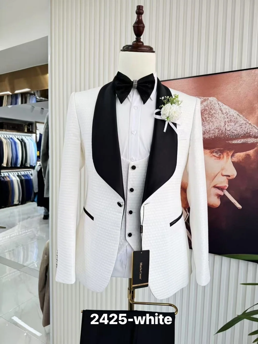 

Stylish Raised Pattern White Men Three Piece Suit Slim Fit Groom Wedding Prom Party Banquet Tuxedo Luxury Black Collar Formal