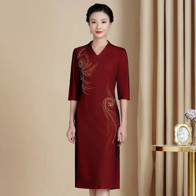 Spring Autumn V-Neck New Style Mother's Attire High-End Embroidery Happy Grandma Wedding Banquet Gown Chinese Dress