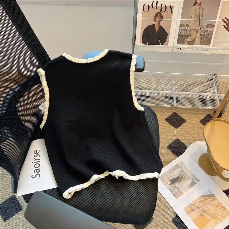 

2025 Design Three Dimensional Flower Knitted Vest Spring Summer 2025 New Look Thin Tall Exterior Top