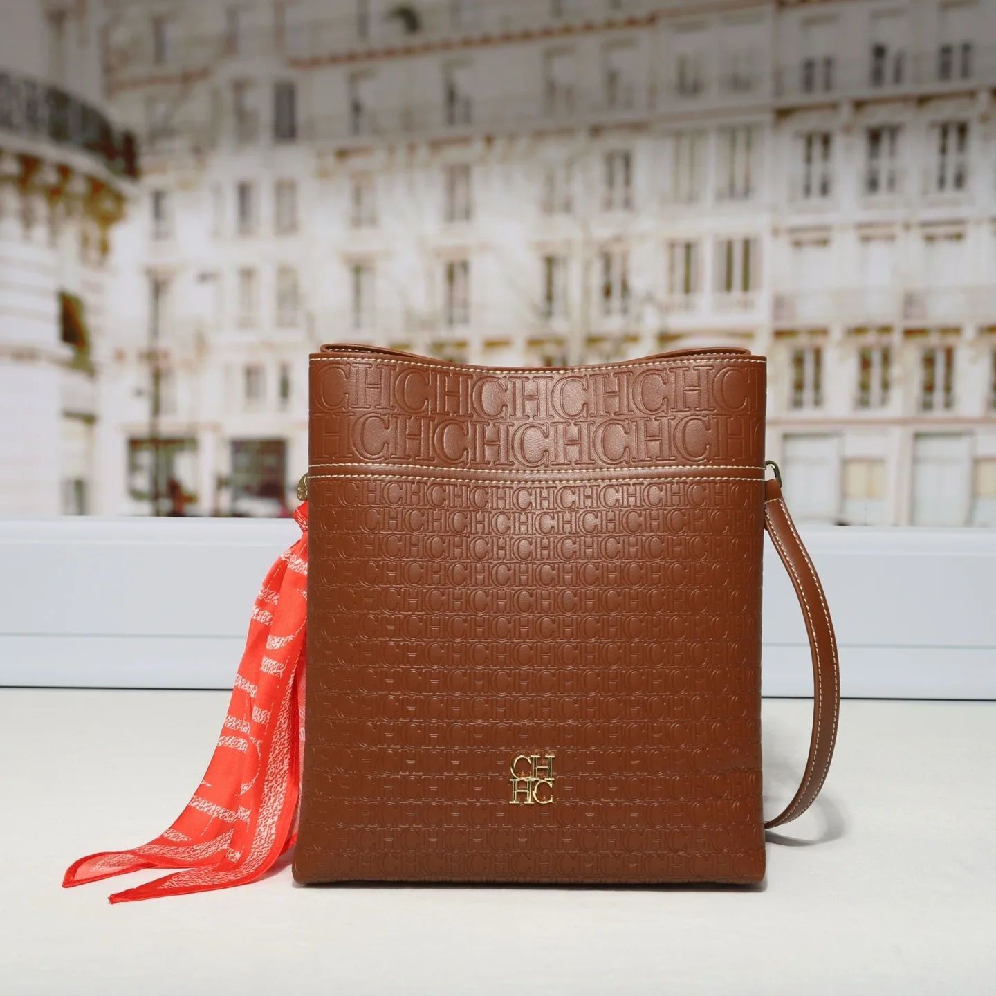 Fashion new bucket bag CHHC niche shoulder messenger women's bag versatile work commuter bag