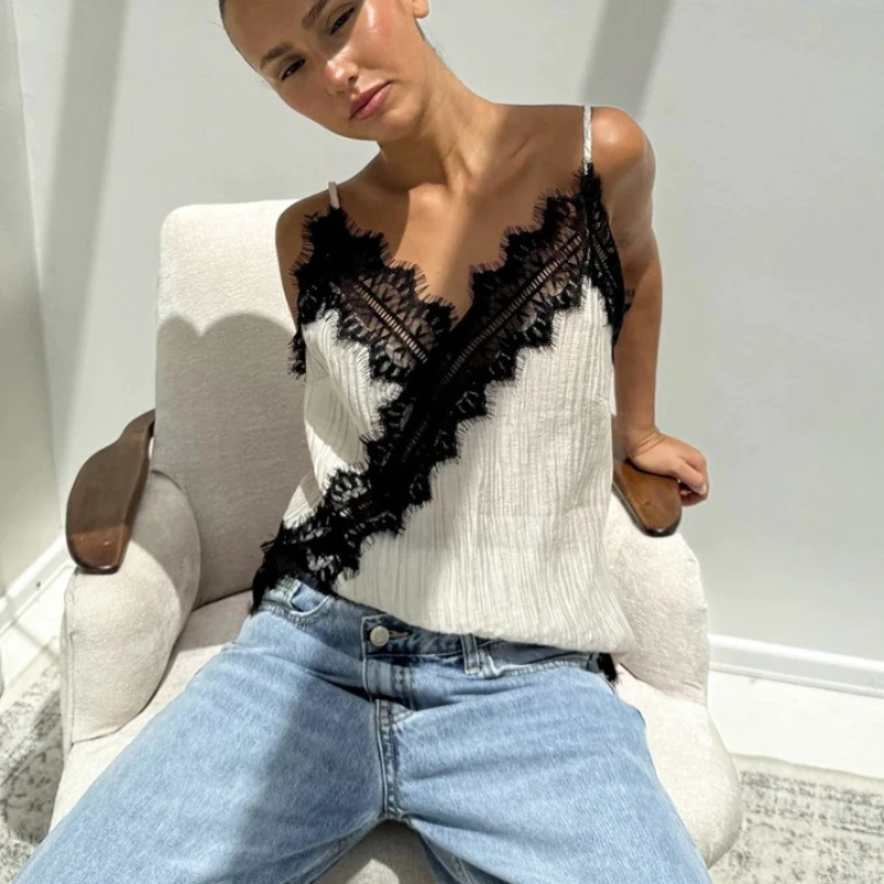 

Tsiisd Commuting Lace Patchwork Strapless Tank Top Female Contrast Streetwear Fashion Summer New Y2k Top For Women Vest Tank Top