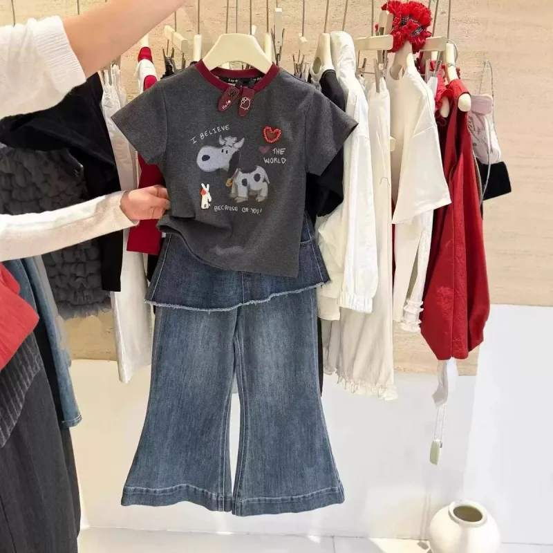 

Girls' Summer Outfit Set2026New summer short-sleeved denim two-piece set for baby girls, stylish and trendy for toddlers