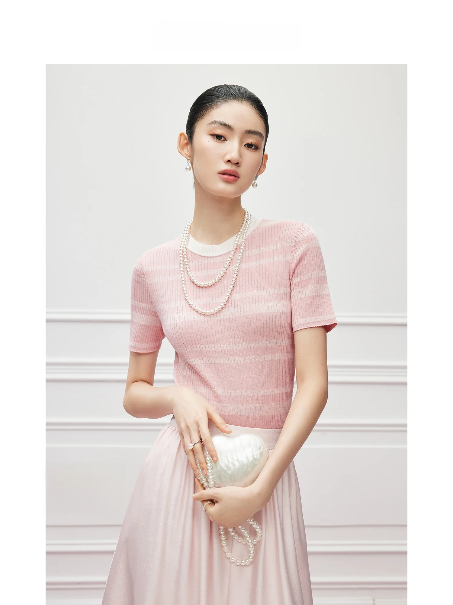 

Женский топ MandyZhang Laisel Color Blo Stripe Knitwear с коротким рукавом: универсальный дизайн, модный повседневный стиль для весны