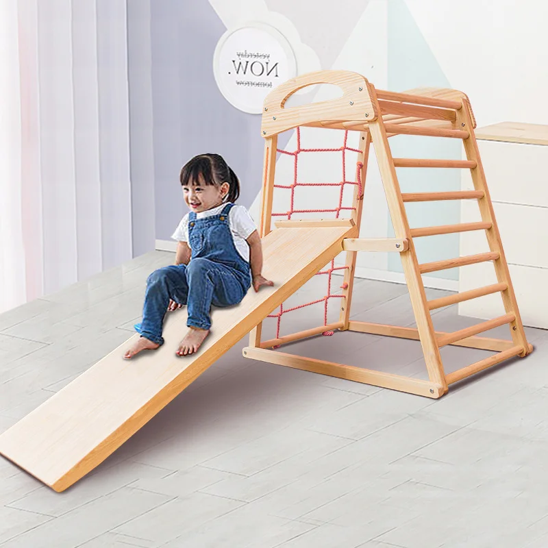 

Деревянный детский игровой комплекс: лестницы, арка и рампа для лазания, игрушки для игр в помещении, для детской площадки