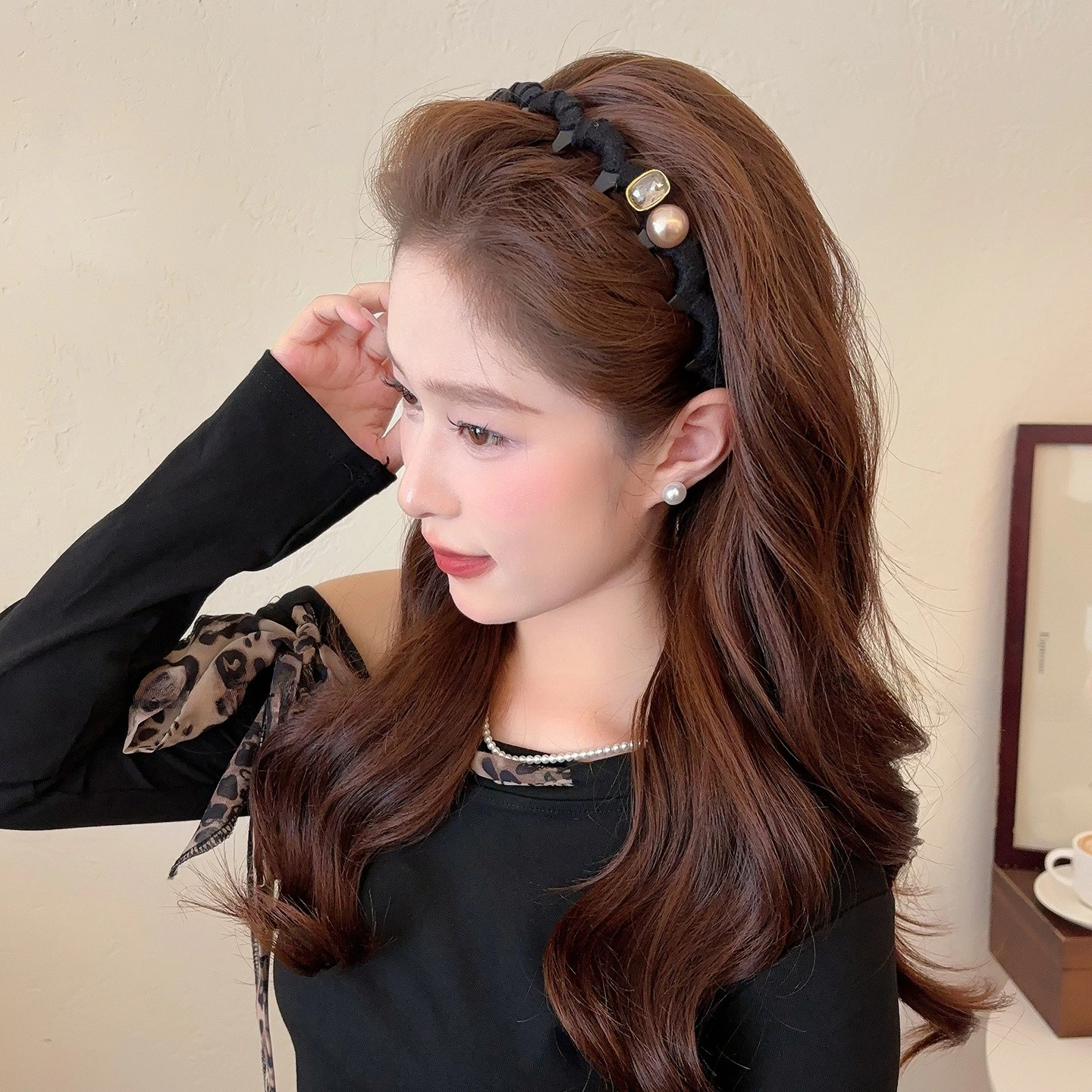 

High-Crowned Tooth-Adorned Anti-Slip Headband Everyday Hair Comb and Clip Fashionable Hair Accessories for Women