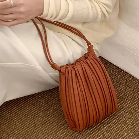 

Summer New Woven French Pleated Texture Bag Spring Korean Version Niche Design Candy Color Magnetic Small Square Bag Women