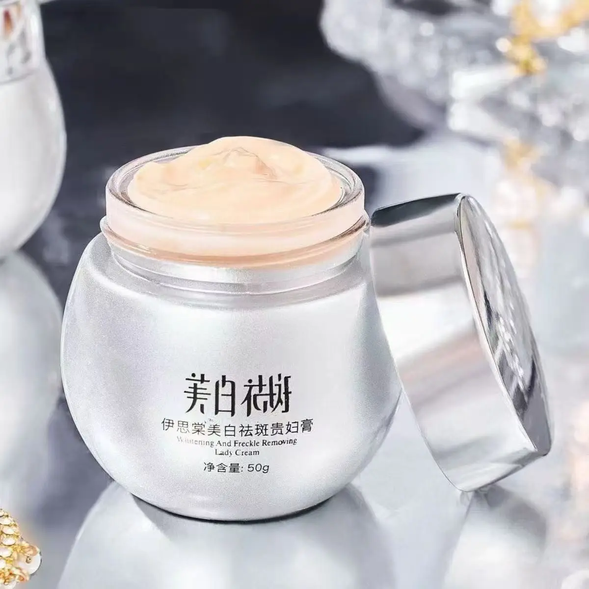 Crema Sbiancante e Anti-Macchie, Crema Viso Uniformante per Macchie Scure, Copertura Imperfezioni e Tono Uniforme