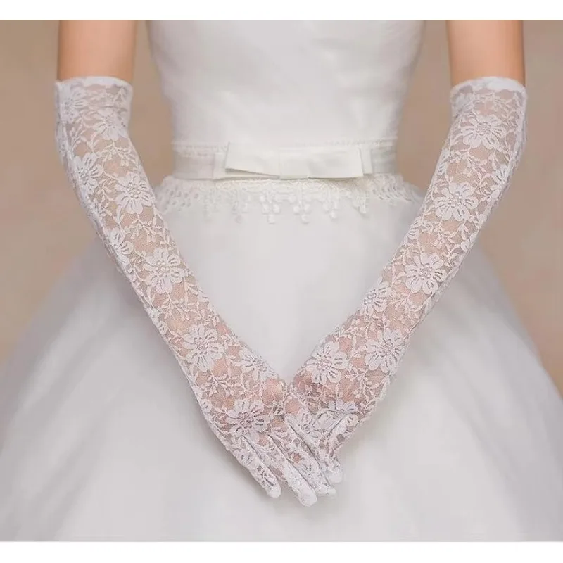 Guantes de Encaje Largos con Perlas – Blanco para Novia y Fiesta - imagen 5