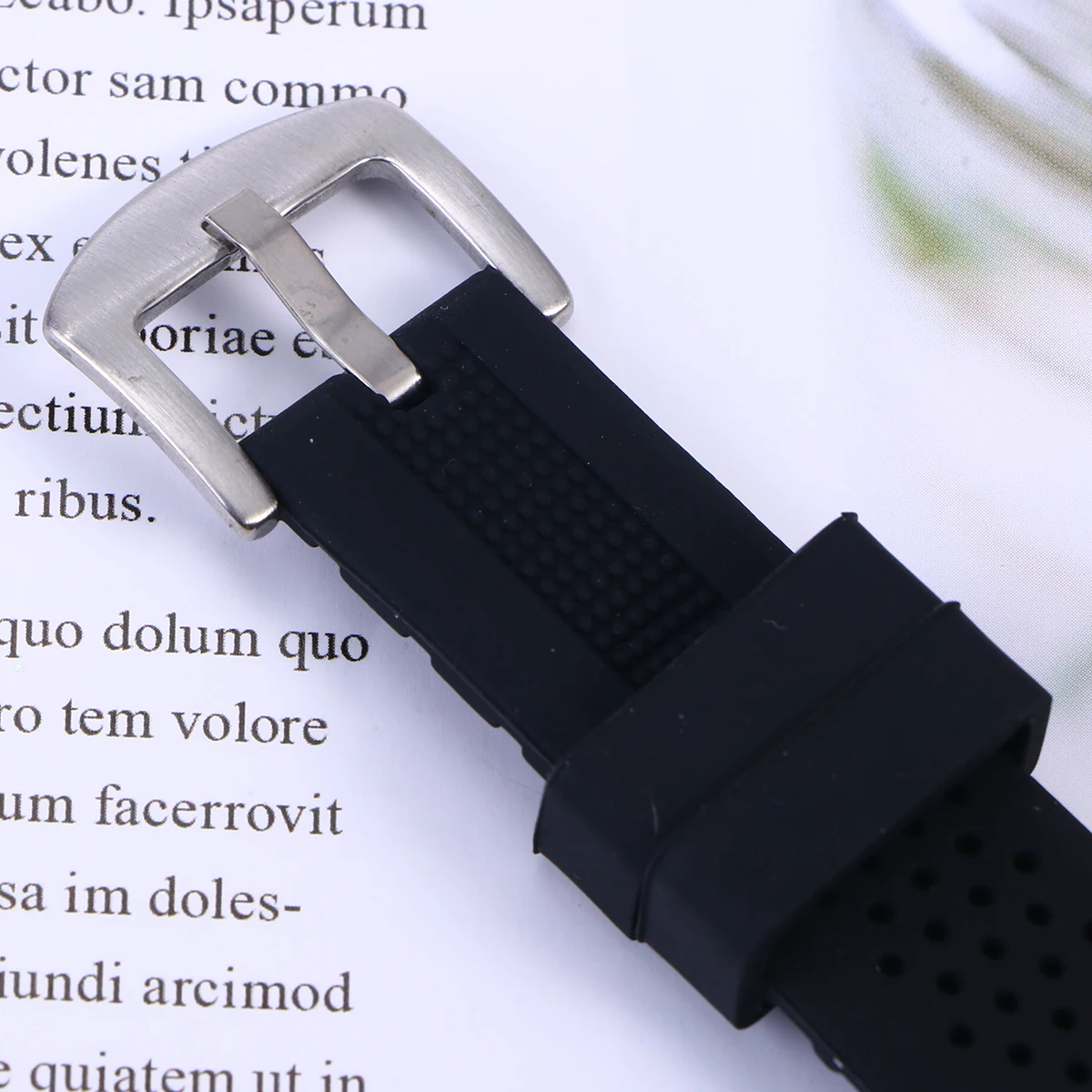 

16Mm Waterproof Durable Silicone Watch Band Breathable Dustproof Oilproof Seamless Strap For Fitness Swimming Climbing