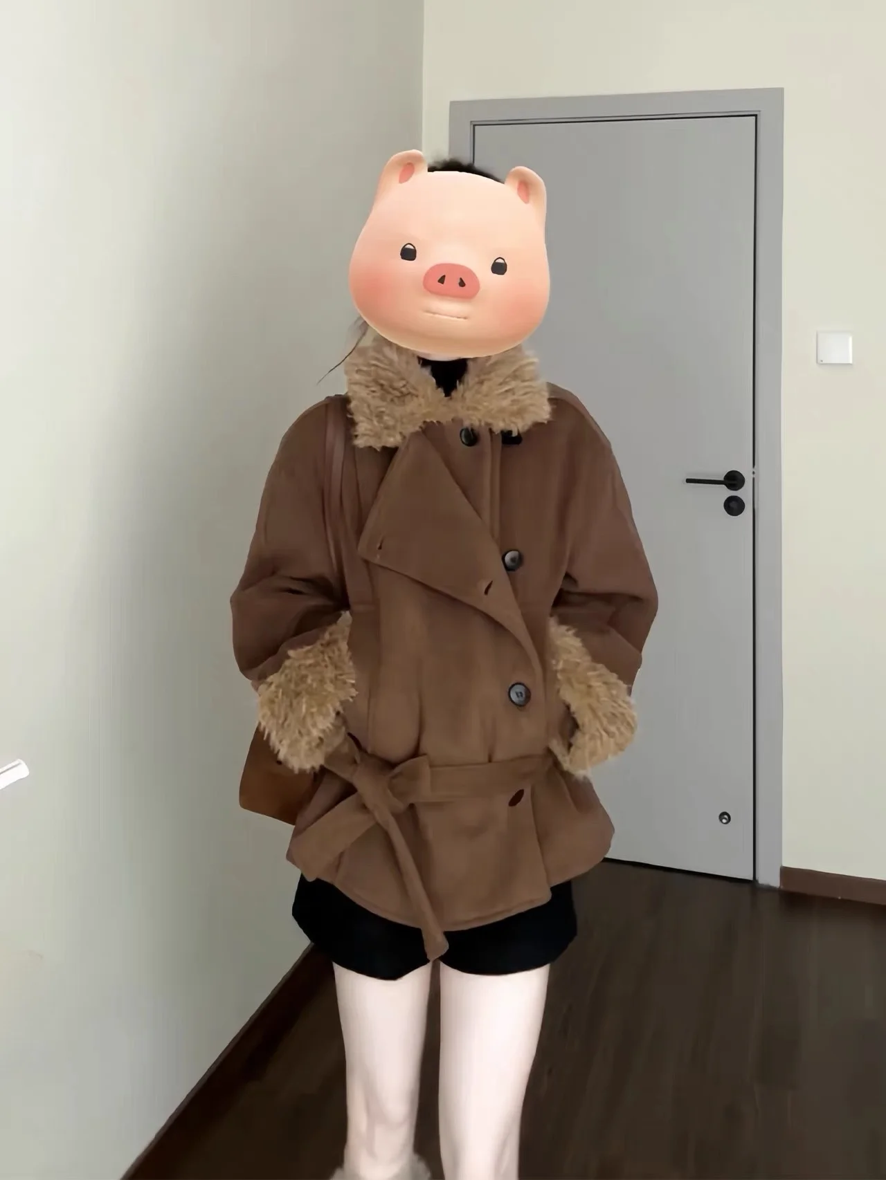 

Thickened Faux Fur Collar Patchwork Winter Coat Women's Cotton Jacket Retro Style Long Sleeve Regular Fit Button up Coat