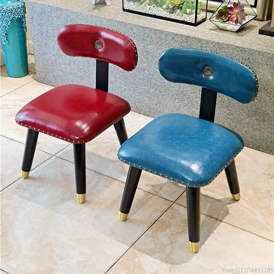 

Moda Leather Cube — квадратный табурет Americana для всех возрастов