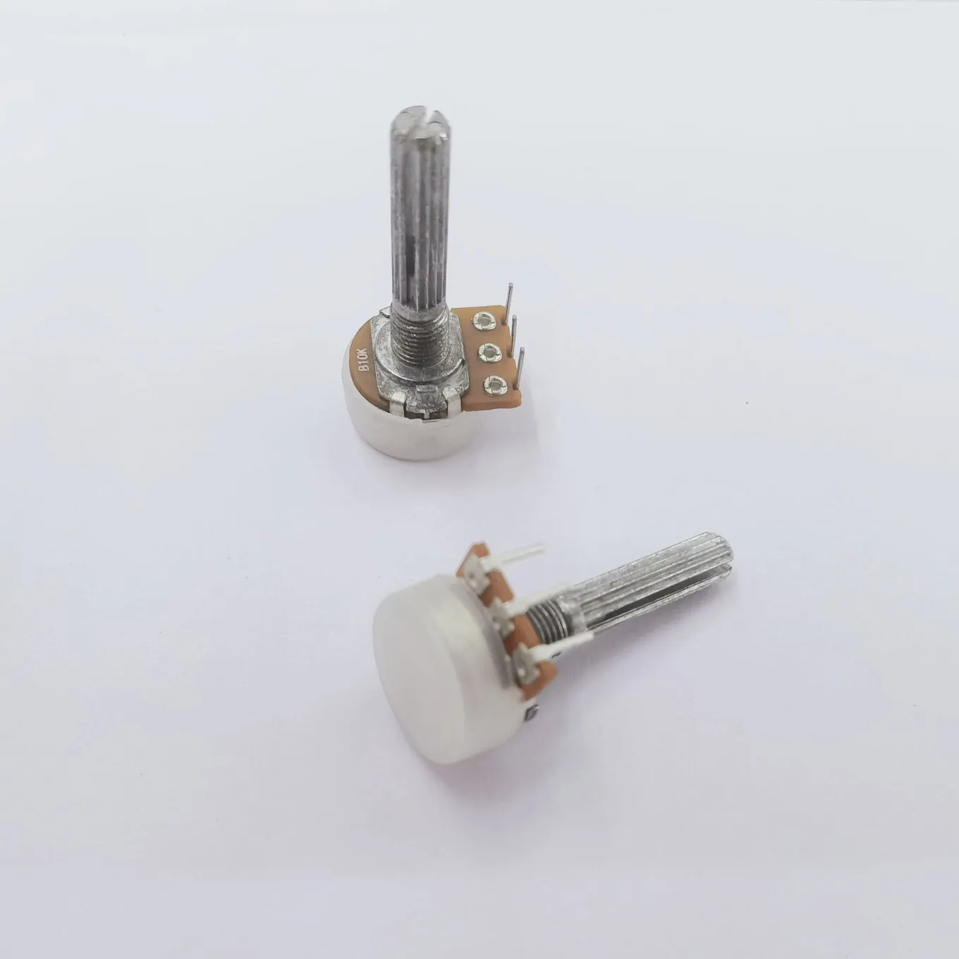 

Original new 100% power amplifier potentiometer 148 Type internal bent foot single potentiometer B10K A10K with step (SWITCH)