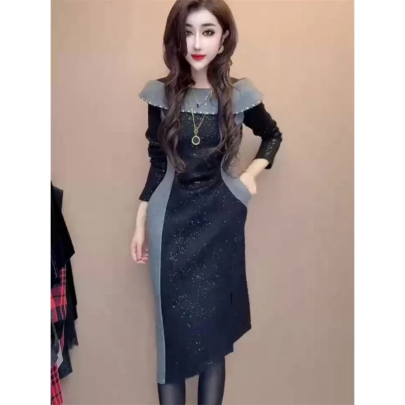 Wiosenno-jesienna modna sukienka damska z kontrastowym kołnierzem, łączona, kontrastowa sukienka do połowy łydki z rozcięciem.