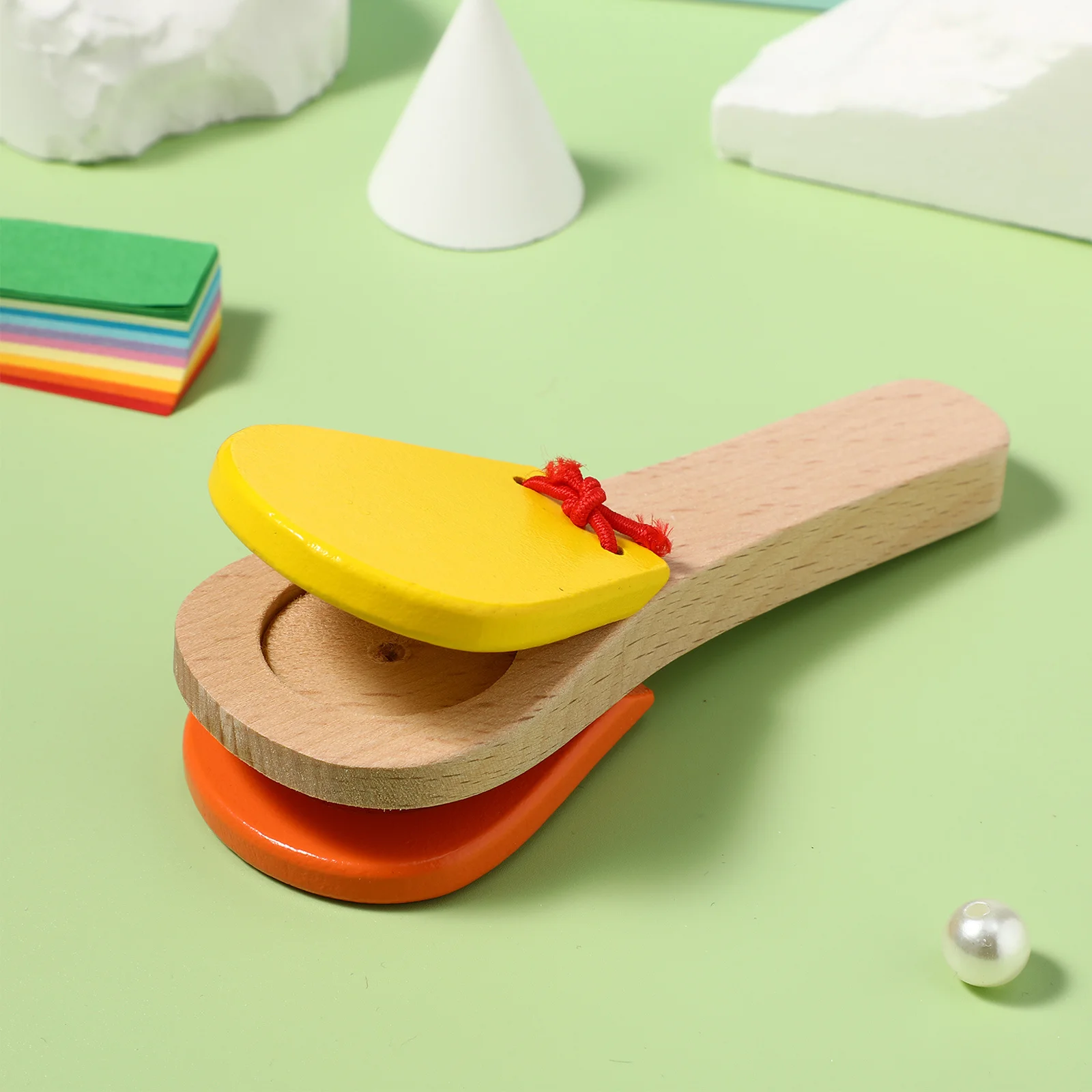 1pc clapper in legno portatile a percussione per le dita per i bambini che imparano l'educazione precoce del bambino manico a colori casuali nacchere per le dita per bambini