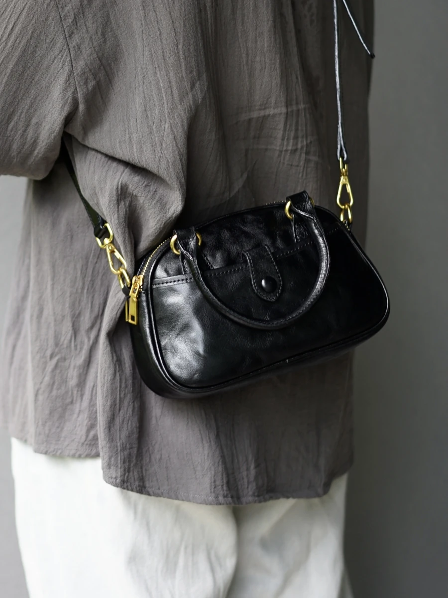 

PNDME fashion luxury genuine leather pleated ladies shoulder bag casual designer handmade cow leather women's black handbag