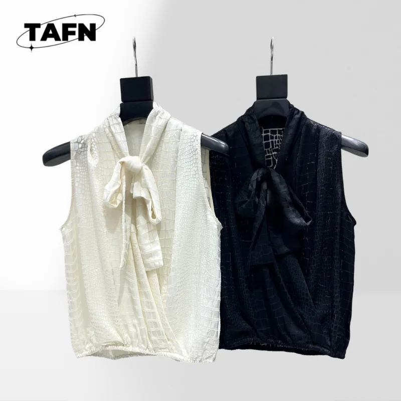 

Beautiful High Street Simple Textured Comfort Trend Insulated Women’s Vest Jacket for Winter & Outdoor Activities AF2601