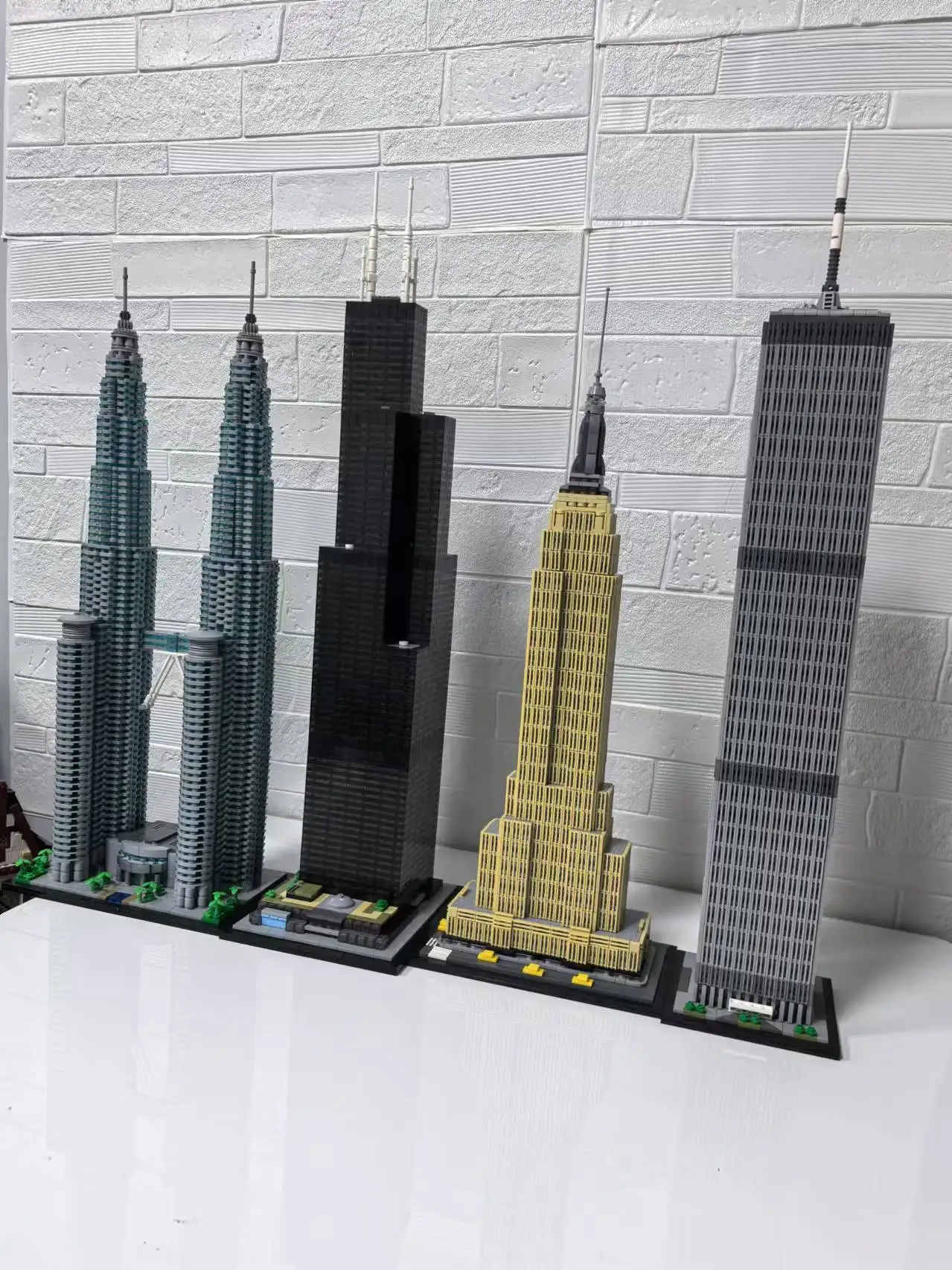 MOC-21046 127129    Klocki konstrukcyjne Dimon Willis Tower w skali 1:800 ﻿