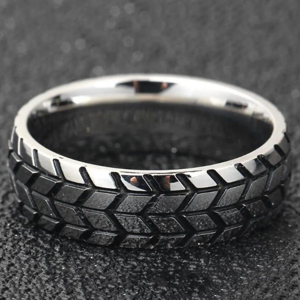 New Niche Fashion Street Men's Rings Dazzling Motorcycle Tire Rings Hip Hop Punk Minimalist Geometric Striped Rings Accessories