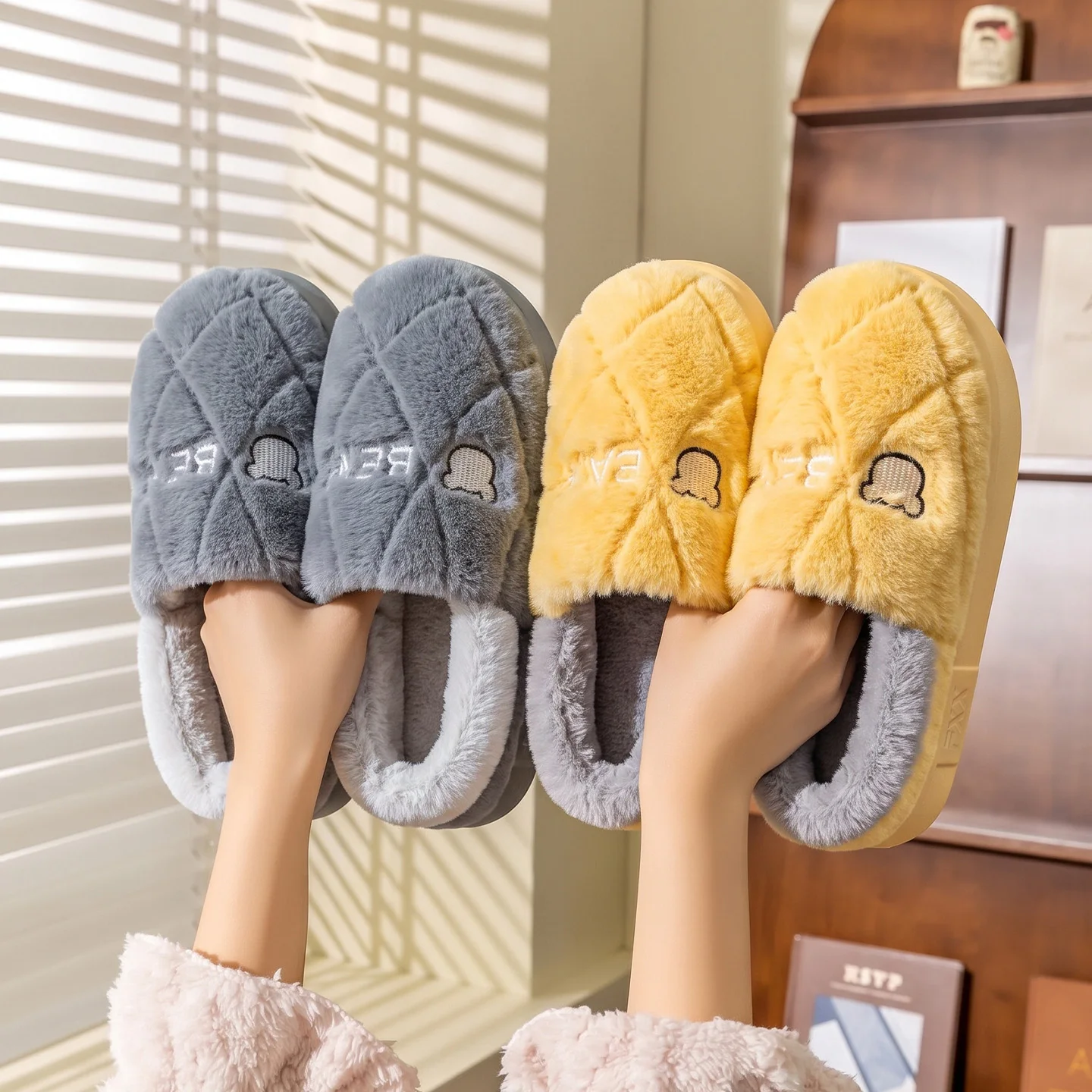 Winterwarme Hausschuhe für Damen und Herren, niedliche Bären-Plüschfütterung, Innensohle, dicke, weiche Sohle, flauschig, bequemes Hausschuh-Set – Detail 20