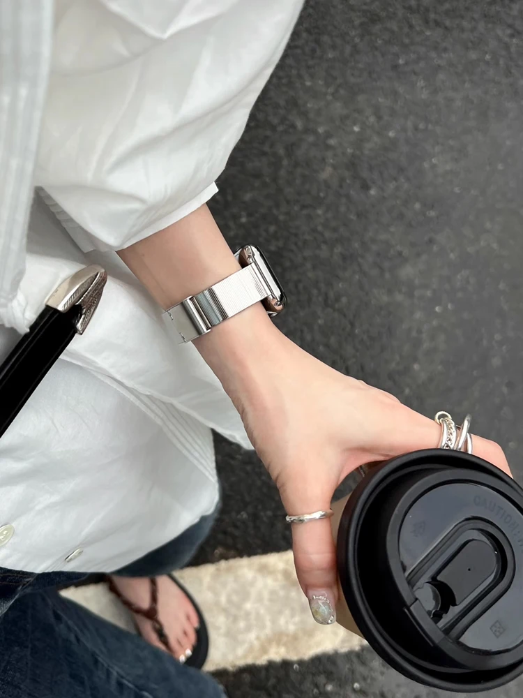 Correa de acero inoxidable brillante para Apple Watch Ultra 10 9 8 7 6 SE 5 4 correa de Metal delgada para iWatch 38mm 40mm 42mm 45 46mm 49mm