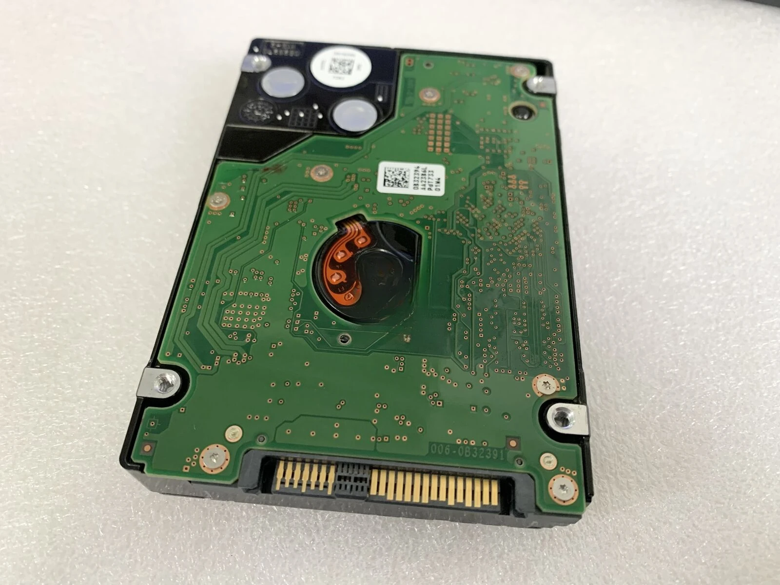 

00KV02 HUC101812CSS200 0B34157 Б/у жесткий диск 1,2 ТБ SAS 10K R730