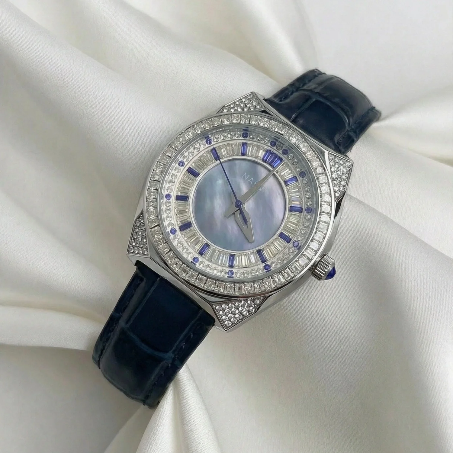 2025latest full diamond ladies watch light luxury niche high-end large dial high-end female fashion watch