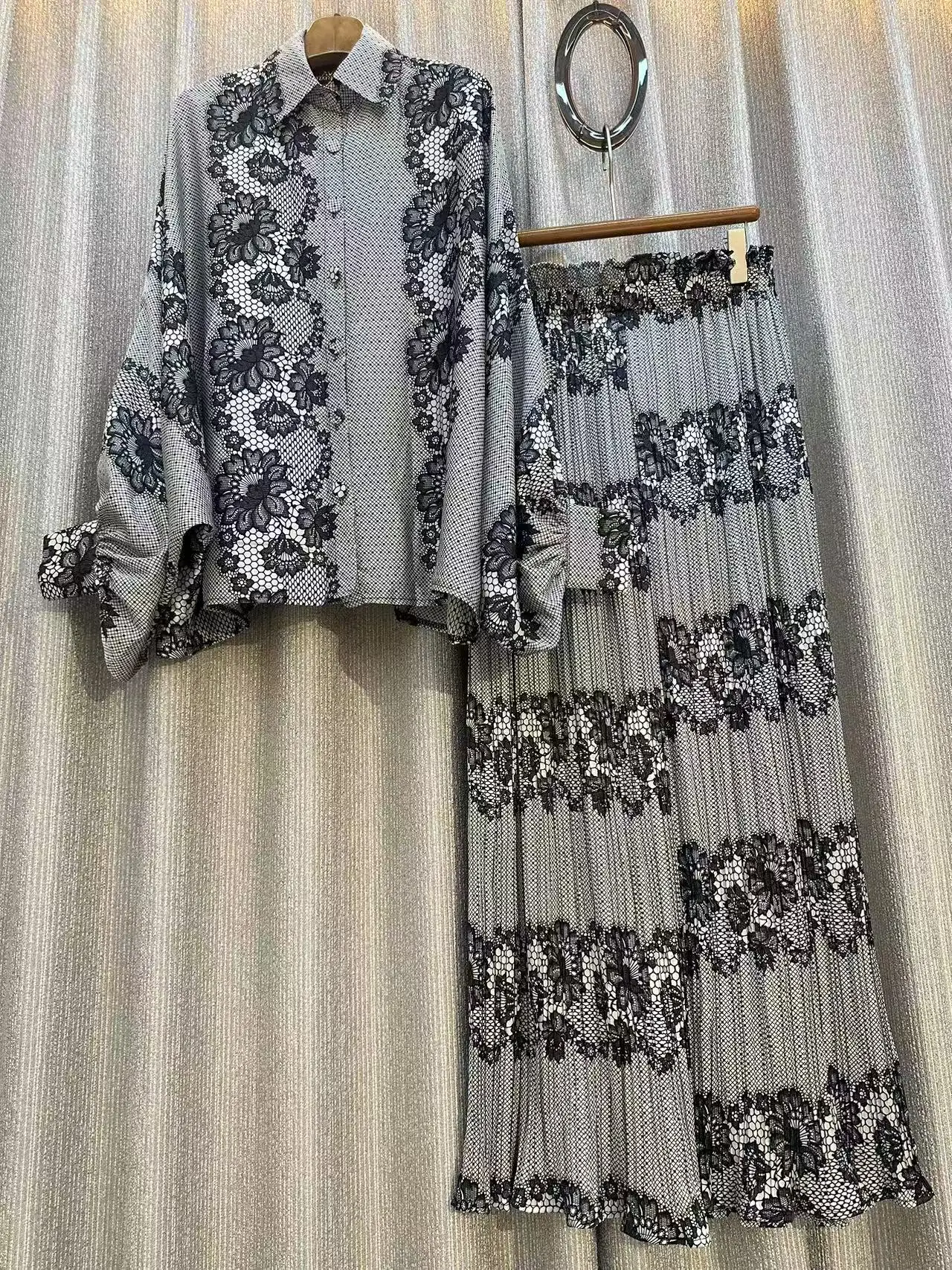 Nieuwe mode elegante 2-delige pak dames ontwerp gevoel vleermuismouwen tops + losse geplooide wijde broek vrouwelijke kleding