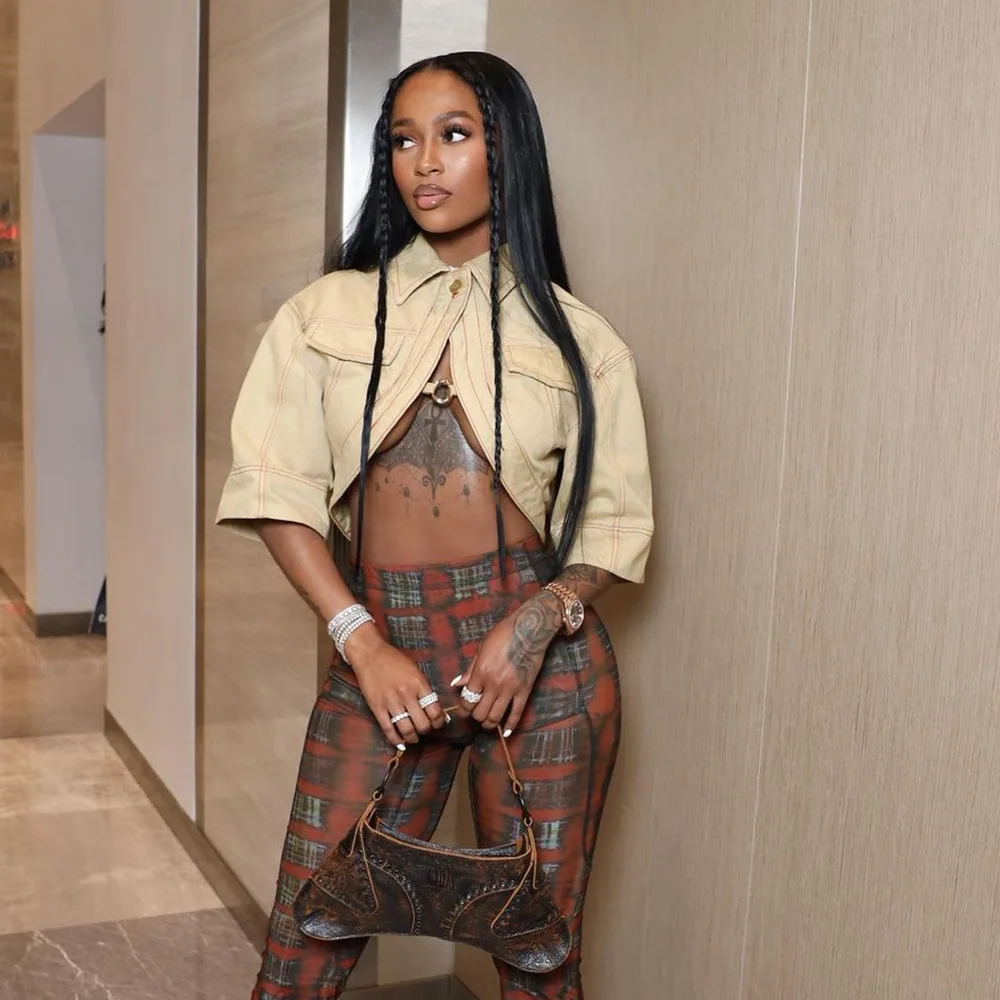 เสื้อคาร์ดิแกนครอปแขนสั้นคอปกสำหรับผู้หญิง ดีไซน์โดดเด่น ทันสมัย เหมาะสำหรับฤดูใบไม้ร่วงและฤดูหนาว สวมใส่สบายๆ สำหรับกิจกรรมกลางแจ้ง