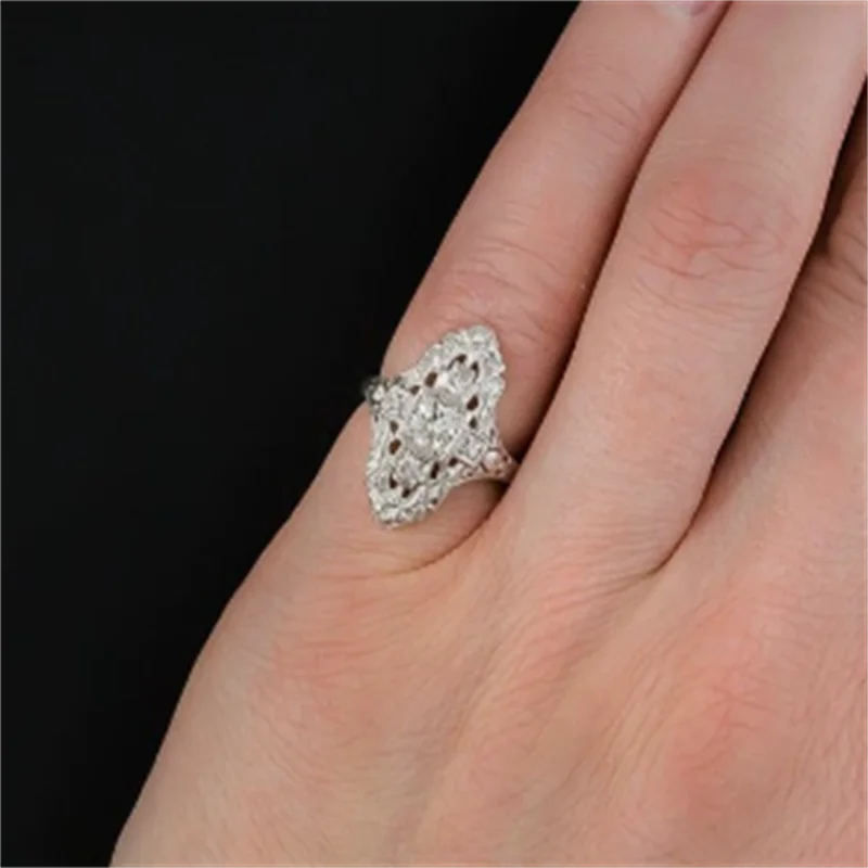 Luxury Crystal Square Fashion Women's Jewelry Personalized Accessories New Baroque Palace Style Personalized Ring