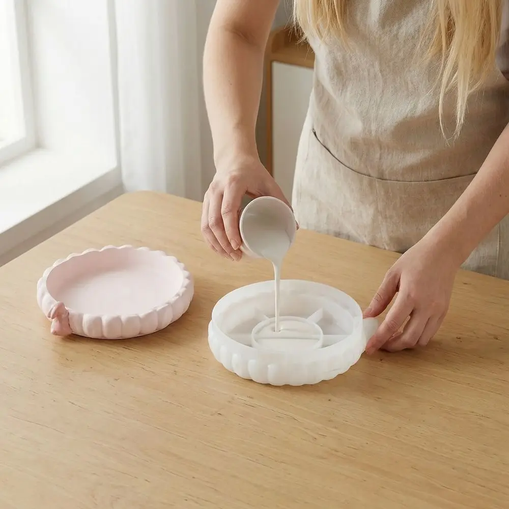 

Decorative Tray Mold Silicone Rabbit Tray Mold Round Soft Jewelry Storage Tray Mold Non-stick Handmade Easter Mold Handicrafts