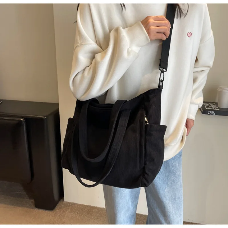 bolsa-casual-de-veludo-com-fecho-de-ziper-leve-e-grande-capacidade-alca-de-ombro-fixa-cor-solida-bolsa-diaria-quente