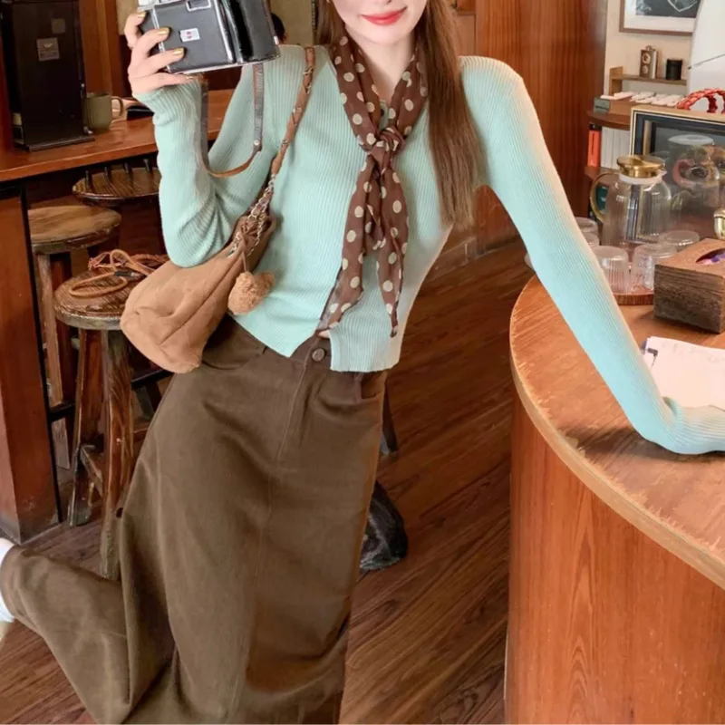 

2025 Korean-style Green Short Long-sleeve Knitted Sweater for Women, Early Autumn Slim-fit Thin Cardigan, Can Be Worn Alone